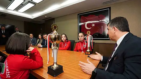 Fadıloğlu, milli sporcuları ağırladı