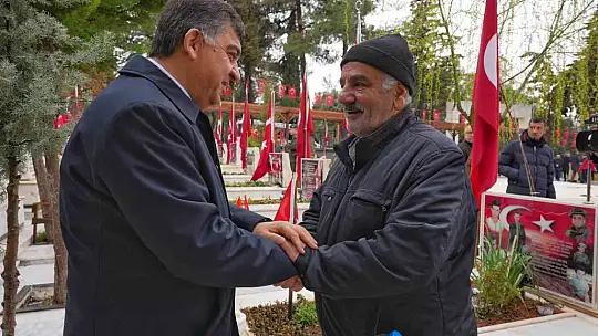 Fadıloğlu'ndan, şehitliklere ve şehit ailelerine ziyaret