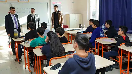 Fadıloğlu'ndan sınav öncesi ortaokul ve lise öğrencilerine moral