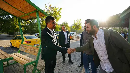 Fadıloğlu, pazar esnafı ile kahvaltıda bir araya geldi