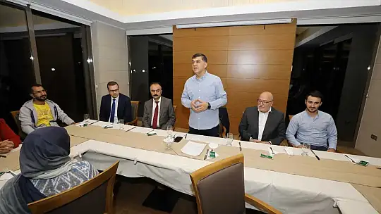 Fadıloğlu, sporcu velileriyle buluştu