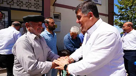 Fadıloğlu ve Çelikaslan kırsal mahallelerdeki vatandaşlarla bir araya geldi