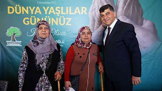 Fadıloğlu, yaşlıları misafir etti