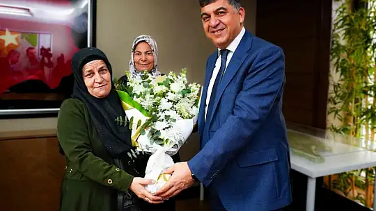 Fadıloğlu, yetim annelerini makamında ağırladı