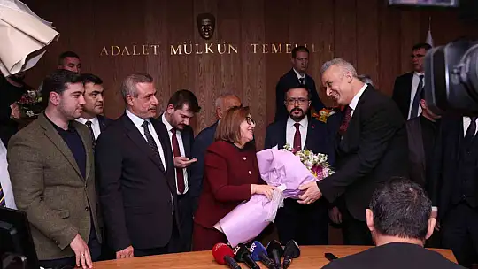 Fatma Şahin mazbatasını aldı