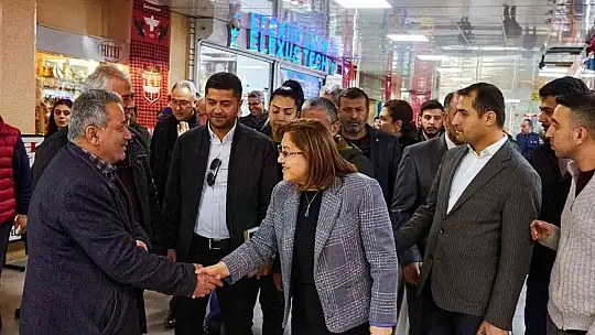 Fatma Şahin, yenilenen Belediye Pasajı'nı ziyaret etti