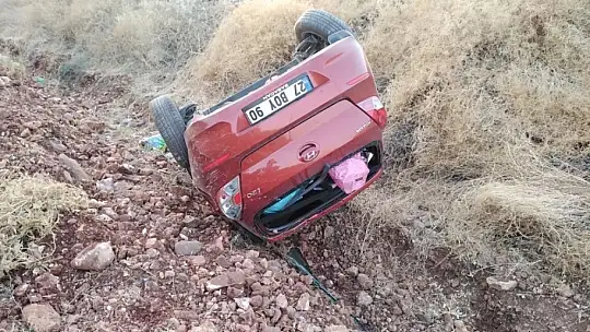 Feci kazada emniyet kemeri takılı olan 5 kişi ölümden döndü