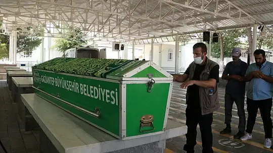 Feci kazada hayatını kaybeden tarım işçileri defnedildi