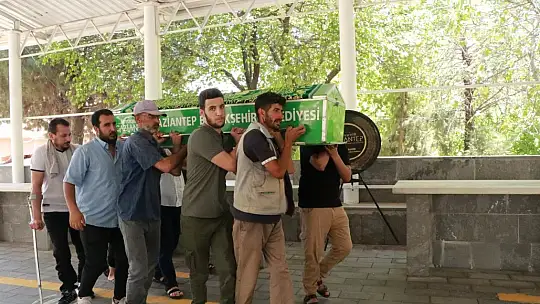 Feci kazada hayatını kaybeden tarım işçileri defnedildi