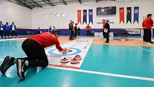 Floor Curlıng Ünilig Türkiye Şampiyonası GAÜN'de başladı
