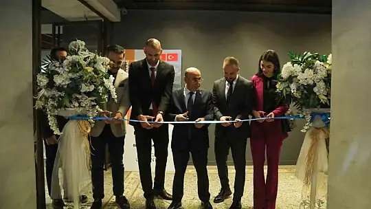 Fotoğraflarla kardeş şehir Cetinje sergisinin açılışı yapıldı