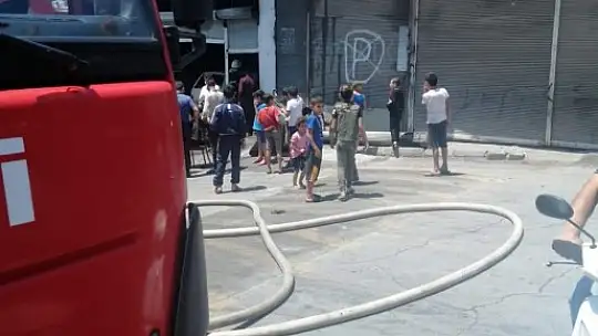 Garajda çıkan yangın iki aracı kül etti