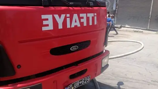 Garajda çıkan yangın iki aracı kül etti