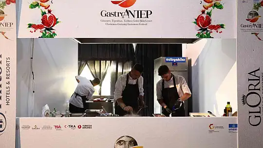 Gastroantep 'Local Chef Yarışması'nda usta şefler Gaziantep yemekleri ile kıyasıya yarıştı