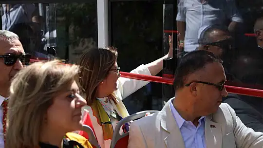 Gastroantep festivali düzenlenen kortej ile başladı