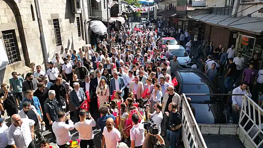 Gastroantep festivali düzenlenen kortej ile başladı