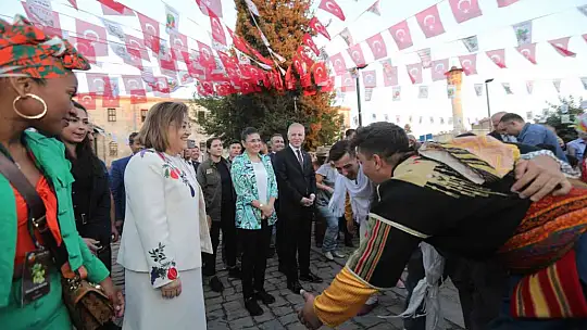 Gastroantep Festivali'nde kortej yürüyüşü