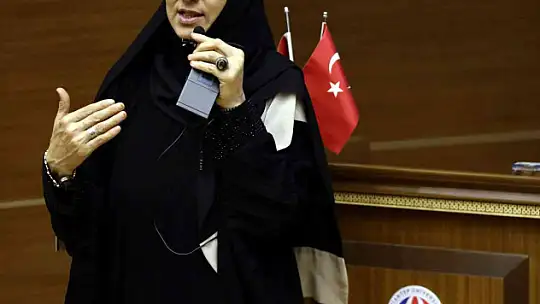 GAÜN'de 'En yüce duygu annelik' konferansı