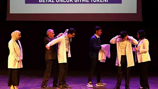 GAÜN'de beyaz önlük giymek töreni