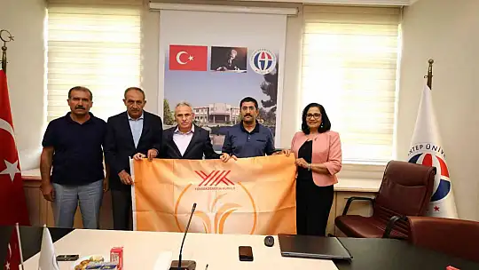 GAÜN'de engelsiz üniversite bayrakları dalgalanmaya devam ediyor