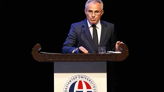 GAÜN'de genç hukukçuların mezuniyet coşkusu