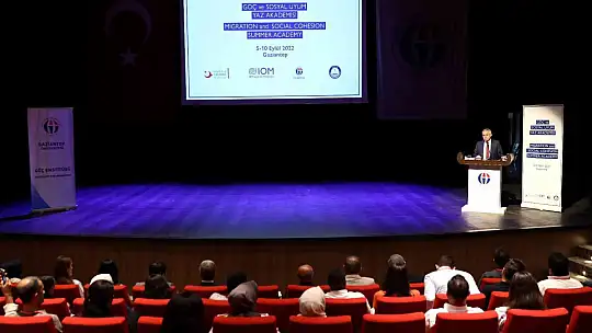 GAÜN'de göç ve sosyal uyum yaz akademisi başladı