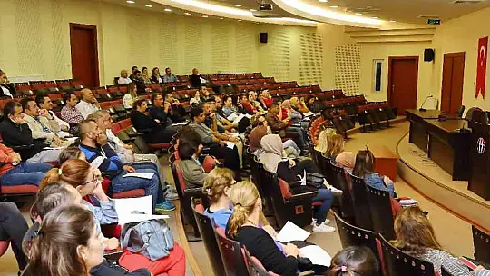 GAÜN'de ileri office programı kullanımı eğitimi