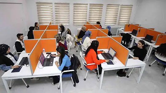 GAÜN'de Mustafa Civelek Çağrı Merkezi Laboratuvarı açıldı