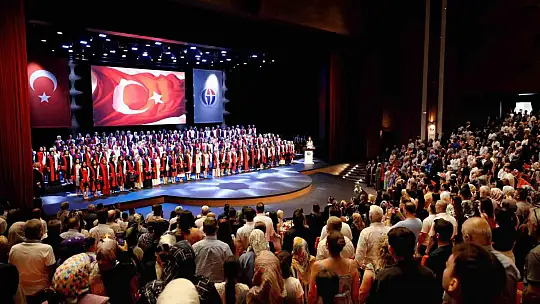 GAÜN'de Sağlık Bilimleri Fakültesi mezuniyet töreni düzenlendi