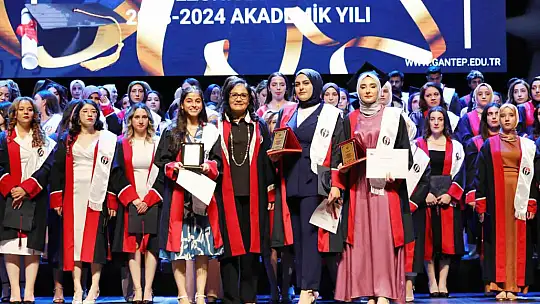 GAÜN'de Sağlık Bilimleri Fakültesi mezuniyet töreni düzenlendi