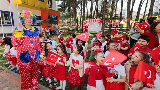 GAÜN'lü minikler 23 Nisan'ı coşkuyla kutladı