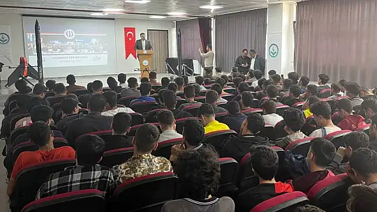 GAÜN öğrencileri geliştirdikleri projeleri liselilere anlattı