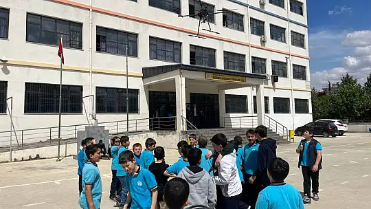 GAÜN öğrencileri geliştirdikleri projeleri liselilere anlattı