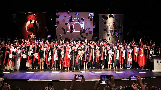 GAÜN Sosyal Bilimler MYO'da diploma heyecanı