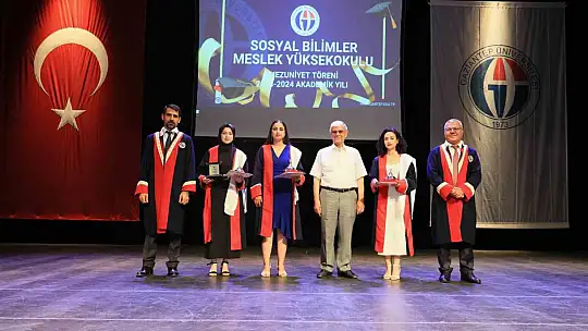GAÜN Sosyal Bilimler MYO'da diploma heyecanı