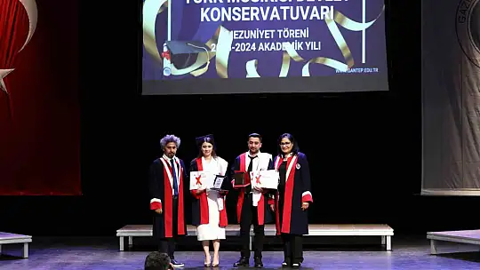 GAÜN TMDK öğrencilerinin mezuniyet sevinci