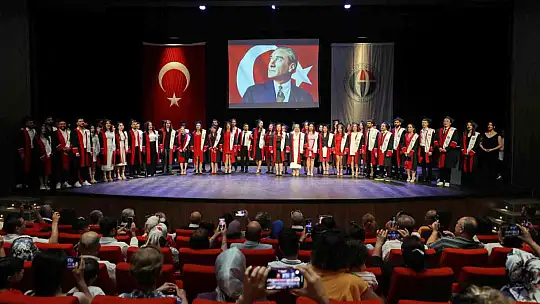 GAÜN TMDK öğrencilerinin mezuniyet sevinci