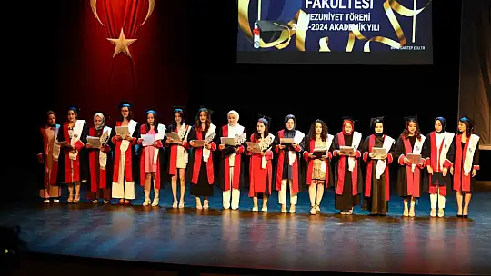GAÜN Turizm Fakültesi mezunları törenle uğurlandı