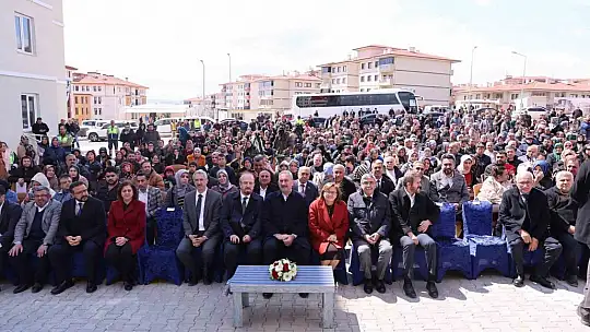 Gazi Konut Kuzeyşehir'de hak sahiplerinin anahtarları teslim edildi