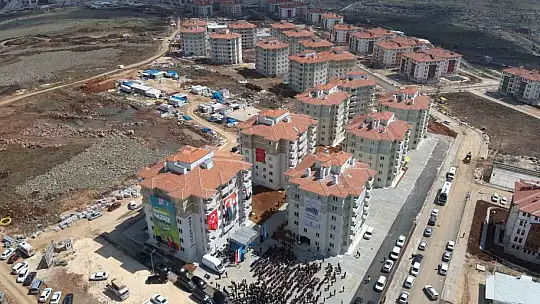 Gazi Konut Kuzeyşehir'de hak sahiplerinin anahtarları teslim edildi