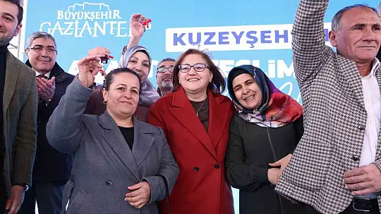 Gazi Konut Kuzeyşehir'de hak sahiplerinin anahtarları teslim edildi