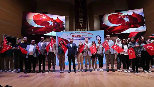 Gazi torunları Çanakkale'de ecdat için dua ediyor