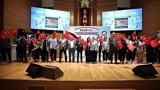 Gazi torunları Çanakkale'de ecdada dua ediyor