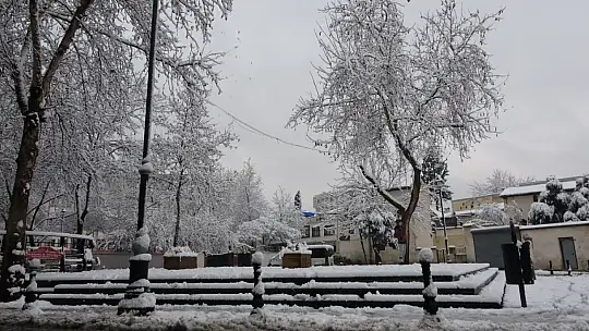 Gaziantep beyaz gelinliğini giydi