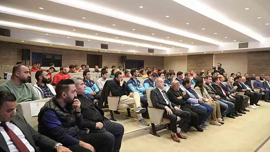 Gaziantep Büyükşehir'den futbol hakemi ve gözlemcilere malzeme desteği