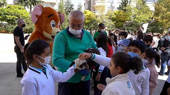 Gaziantep Büyükşehir, miniklere hayvan sevgisi aşılamak için düğmeye bastı