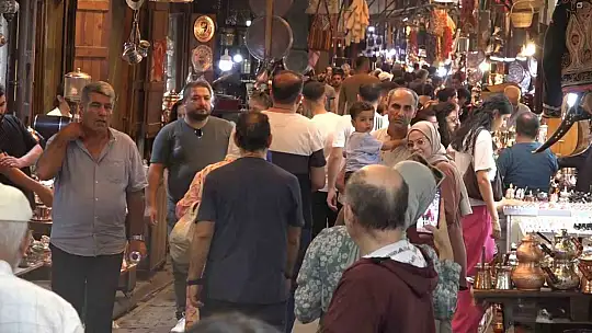 Gaziantep'e gelen gurbetçiler esnafın yüzünü güldürdü