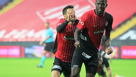 Gaziantep FK'da 10 futbolcunun sözleşmesi sona erdi