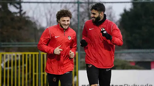 Gaziantep FK Selçuk İnan yönetiminde ilk antrenmanını yaptı