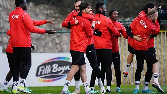 Gaziantep FK Selçuk İnan yönetiminde ilk antrenmanını yaptı